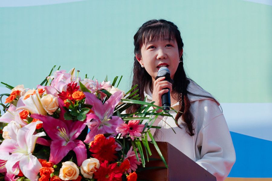 1762393874425366.jpg 运动会开幕式图片34.jpg