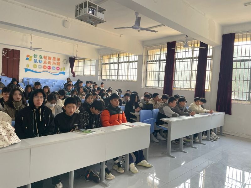 2023.11.14我院实行教室座位固定制2.jpg