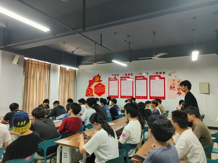 信息机电学院召开2023-2024-2学期教学工作学生座谈会照片.jpg