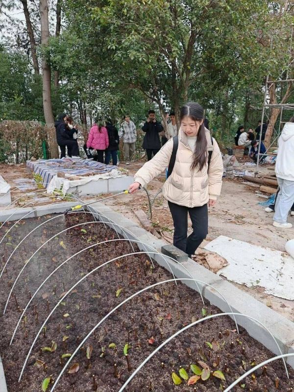 园林植物栽培养护实训_副本.jpg