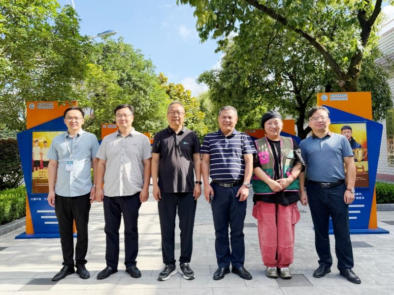 校党委书记赴贵州交通技师学院和贵州建设职业技术学院考察交流照片（1）.jpg