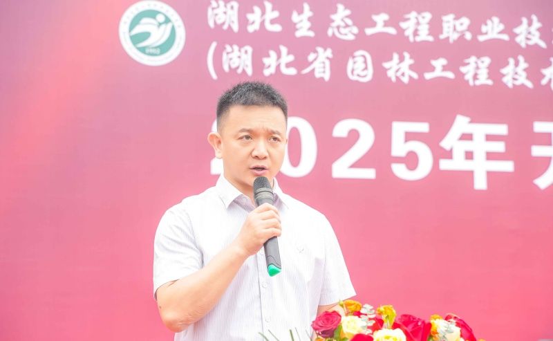 20250926中职开学典礼暨军训汇报表演28_副本.jpg