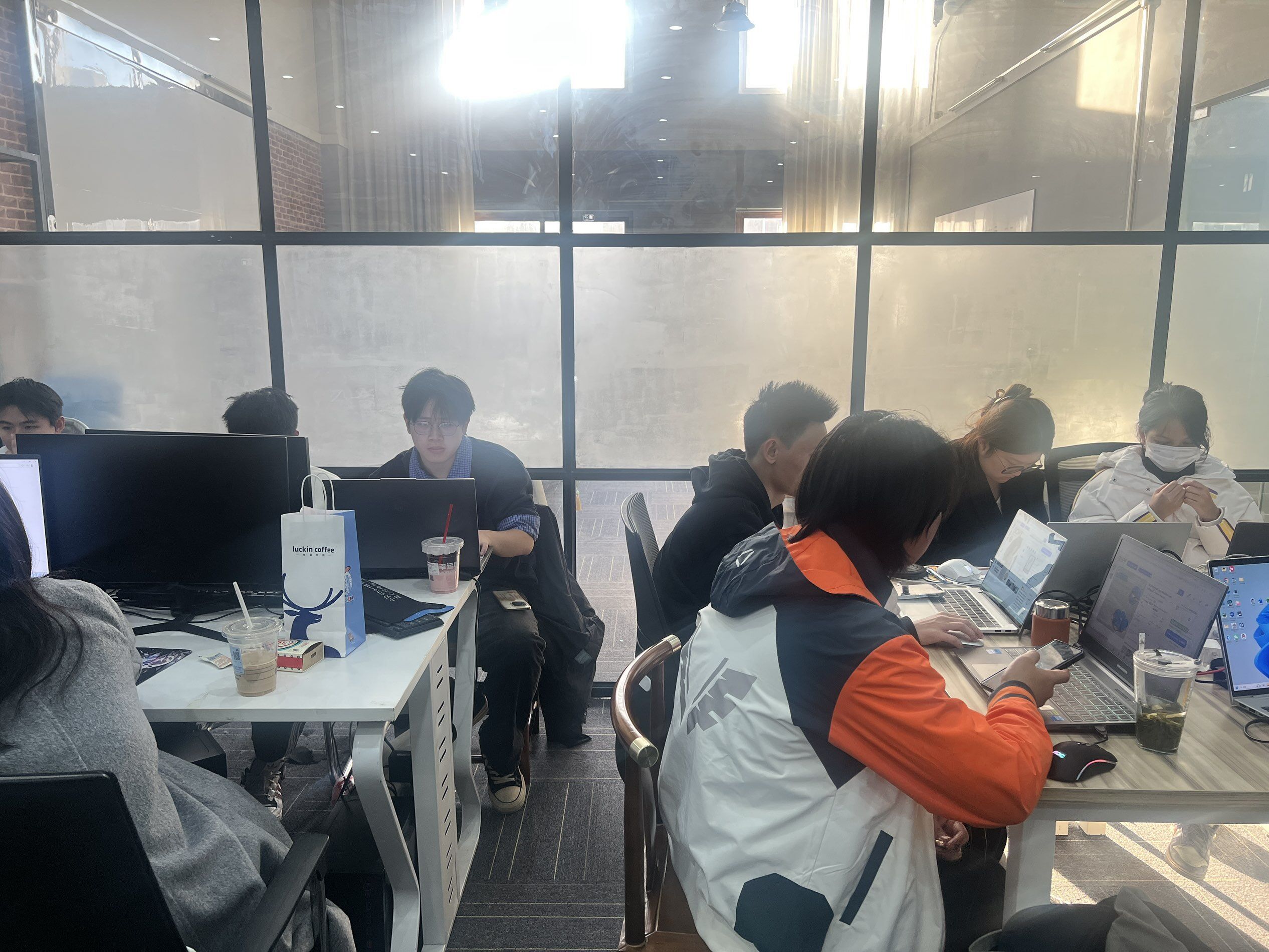 1763709784746286.jpg 1763709784746286.jpg