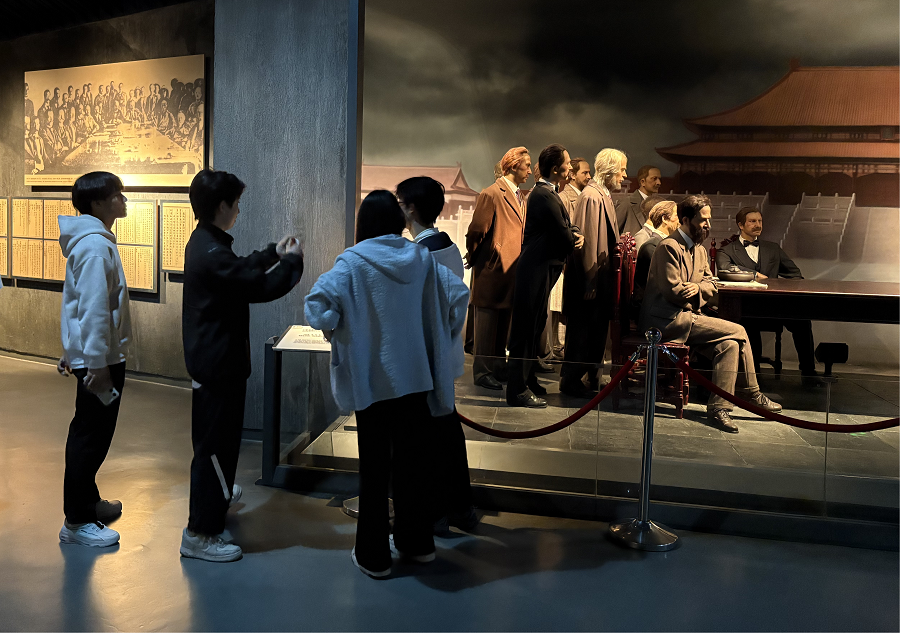 我院第51期入党积极分子培训班学员前往辛亥革命纪念馆参观学习2 - 副本.png