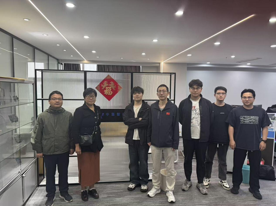 我院教师开展 2026 级软件工程专业人培方案修订企业调研1 - 副本.png