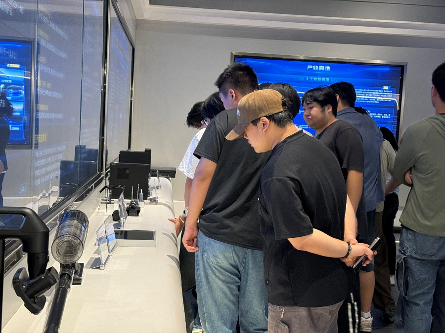 我院师生走进武汉国家网络安全人才与创新基地开展实践活动2 - 副本.png